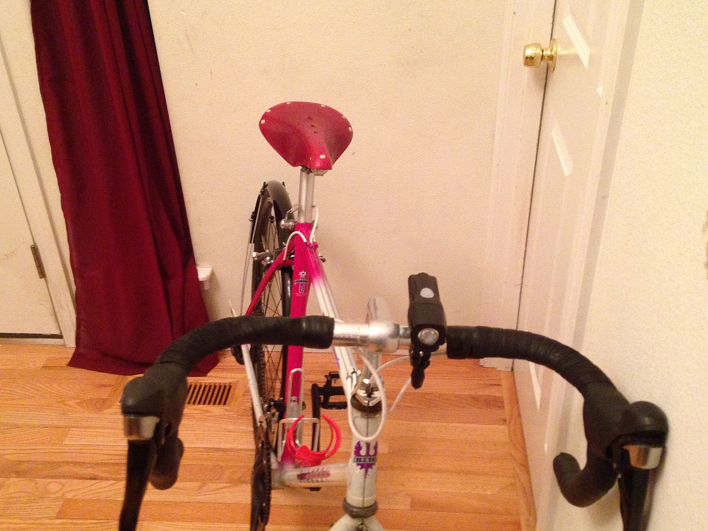 brooks b17 alternative